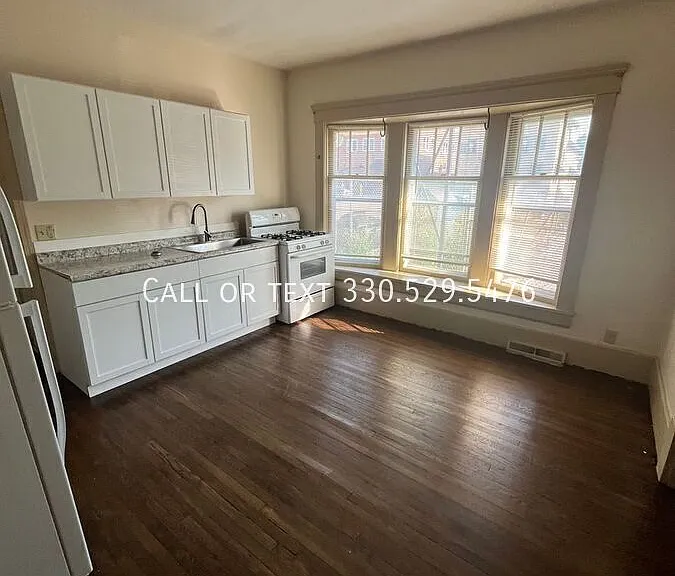 24 Grand Ave #1 — Photo 5