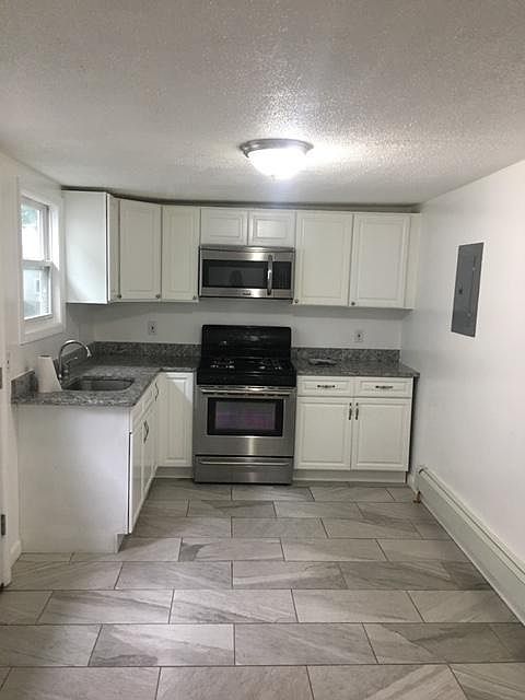 2nd image of 1018 23rd St Fl 1