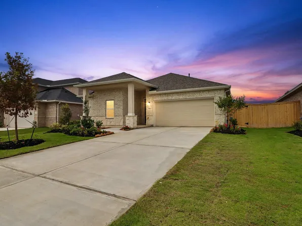 7930 Jade Crest Dr, Angleton, TX 77515
