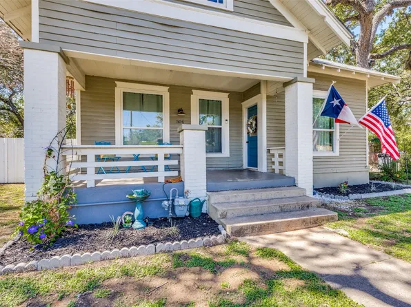 504 S Robinson St, Cleburne, TX 76031