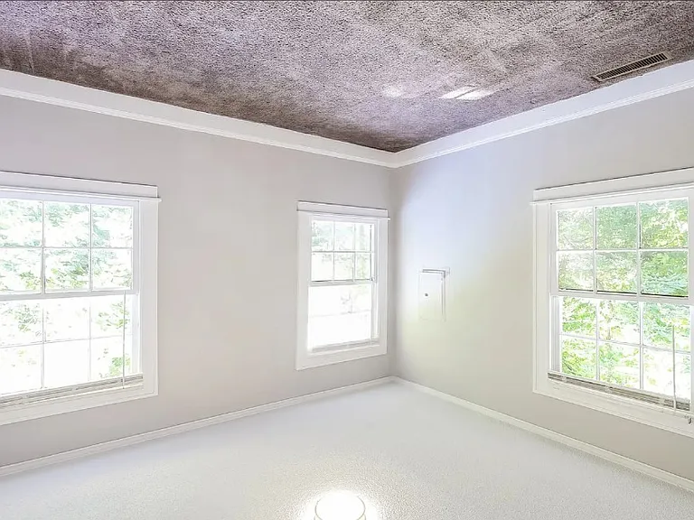 204 Sumter St — Photo 5