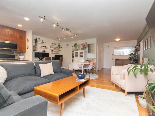 12 Westchester Avenue #2J, White Plains, NY 10601