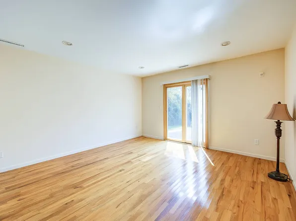 160-32 11th Avenue image 10 of 40