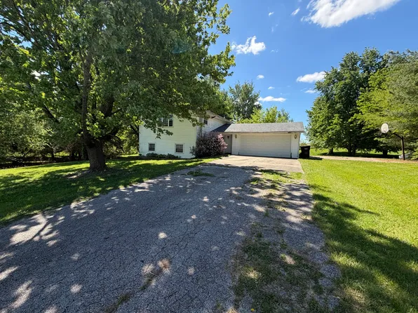 5195 306th St, Dixon, IA 52745