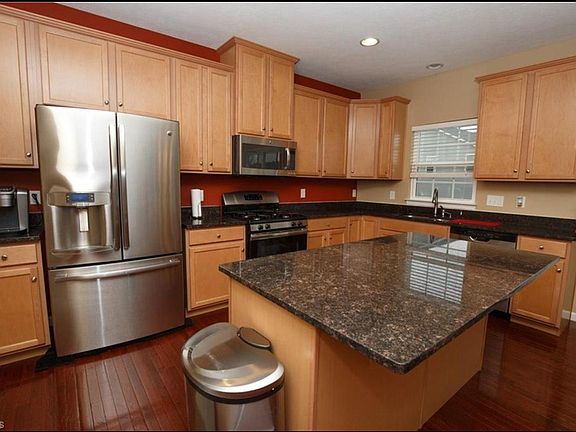 3rd image of 10406 Fox Hollow Cir