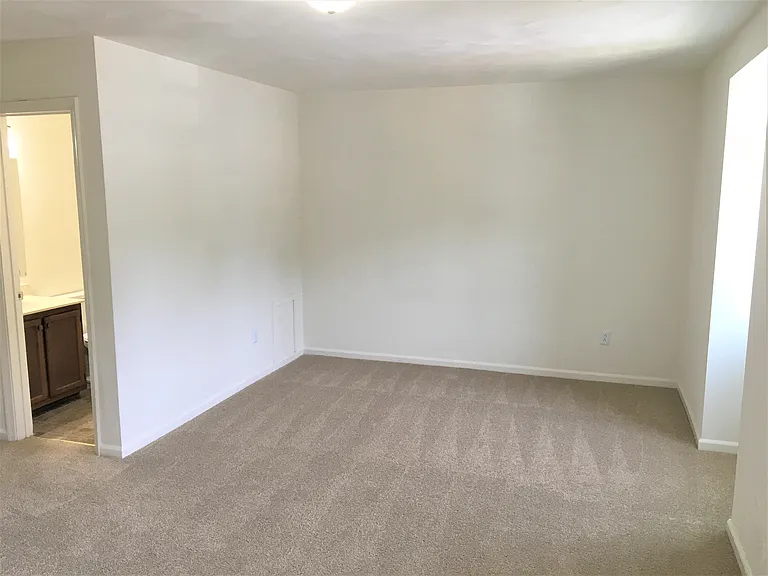 414 Sedgewick Ct — Photo 17