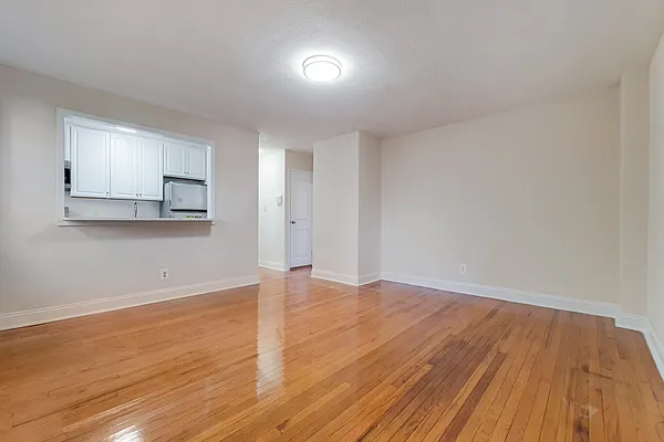 Rented by Revona Properties | media 10