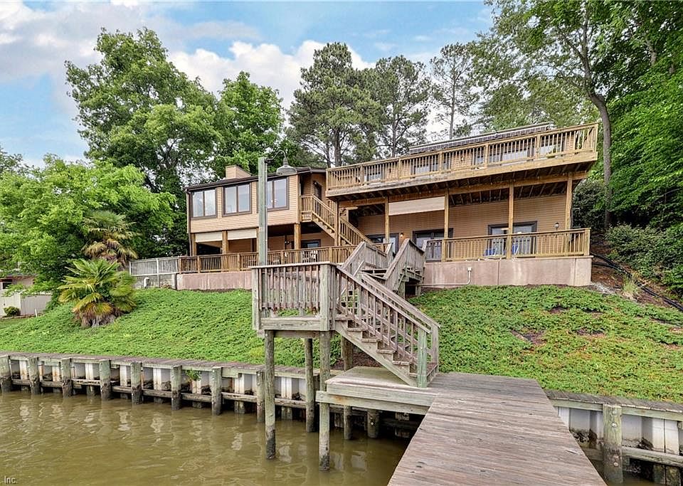 1st image of 105 Linda Dr
