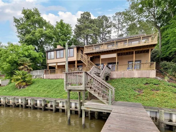 105 Linda Dr, Newport News, VA 23608