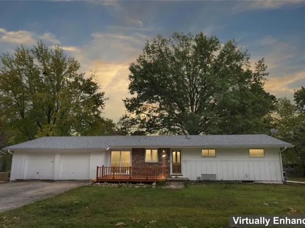 133 Dockside Cir, Lake Tapawingo, MO 64015