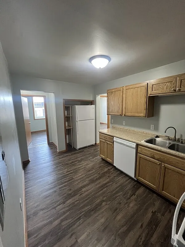 2 bed, 1.0 bath, $1,299 — Photo 3