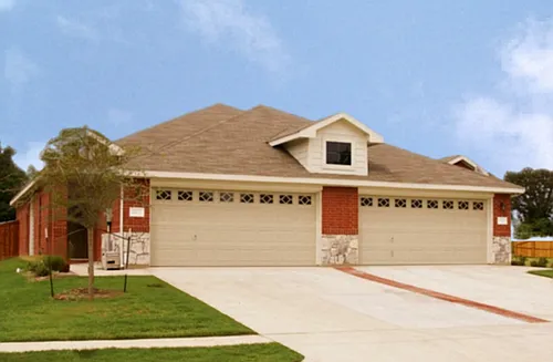 1428 Ravenwood Dr Photo 1