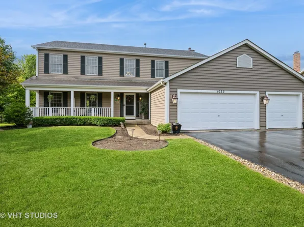 1035 Autumn Dr, Crystal Lake, IL 60014