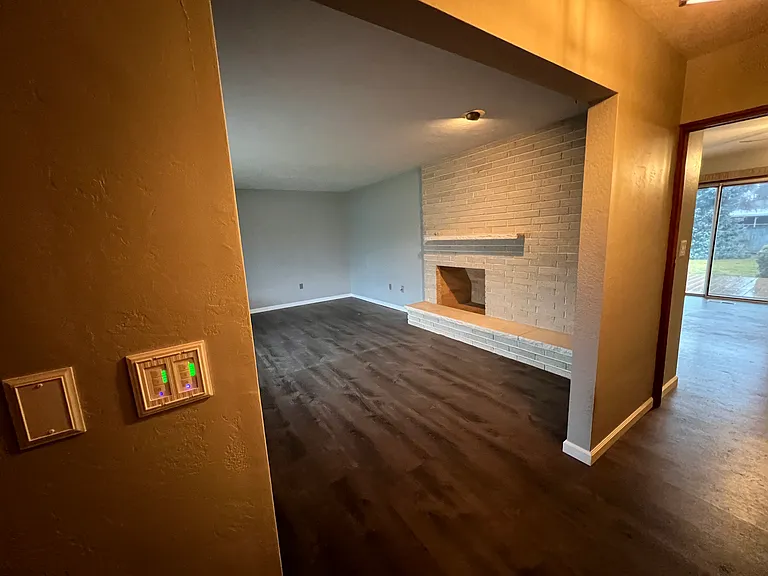 266 NW Douglas St — Photo 6