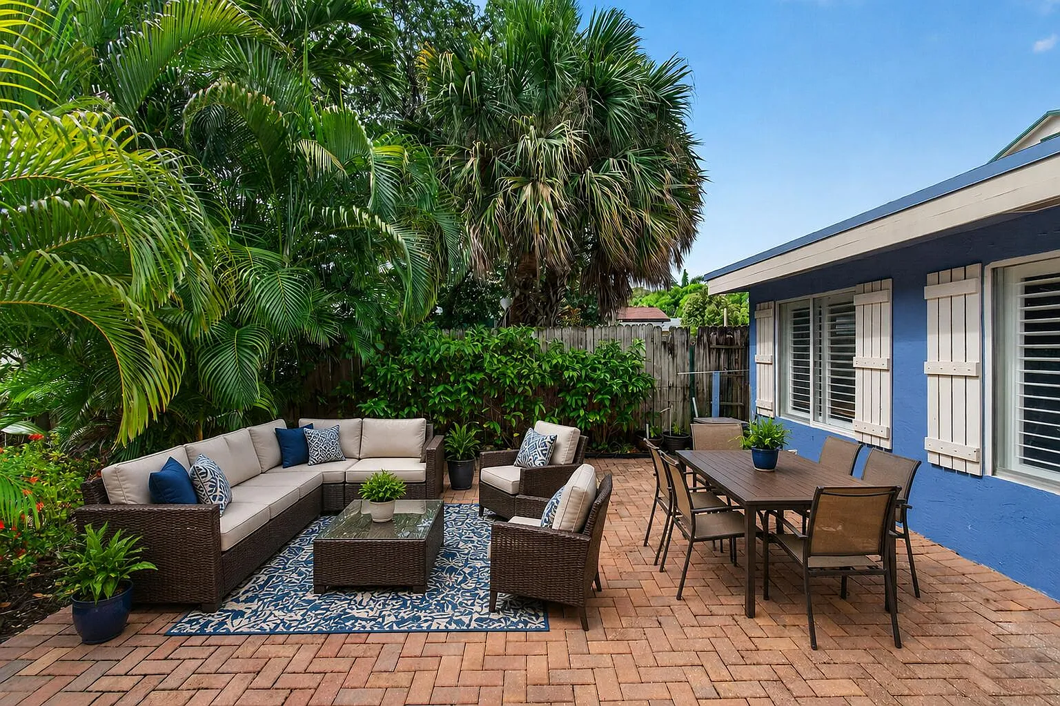 3 bed, 2.0 bath, 1372 sqft, $3,300 — Photo 4