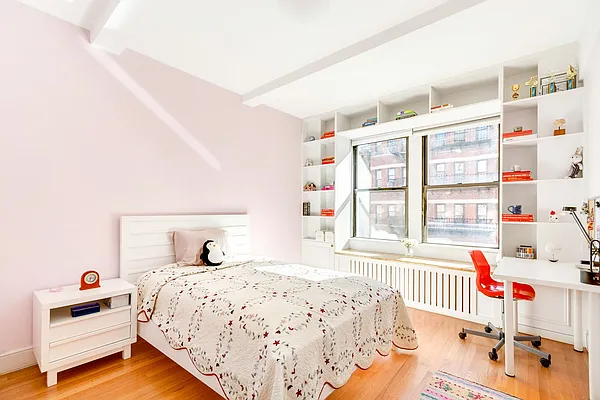 Sold by Compass | media 4