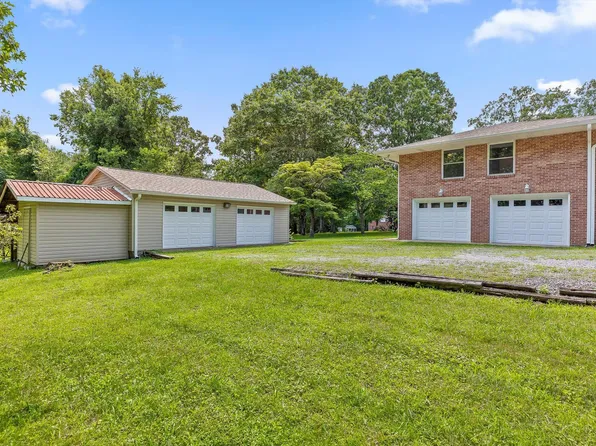 28 Lynn Rd, Signal Mountain, TN 37377