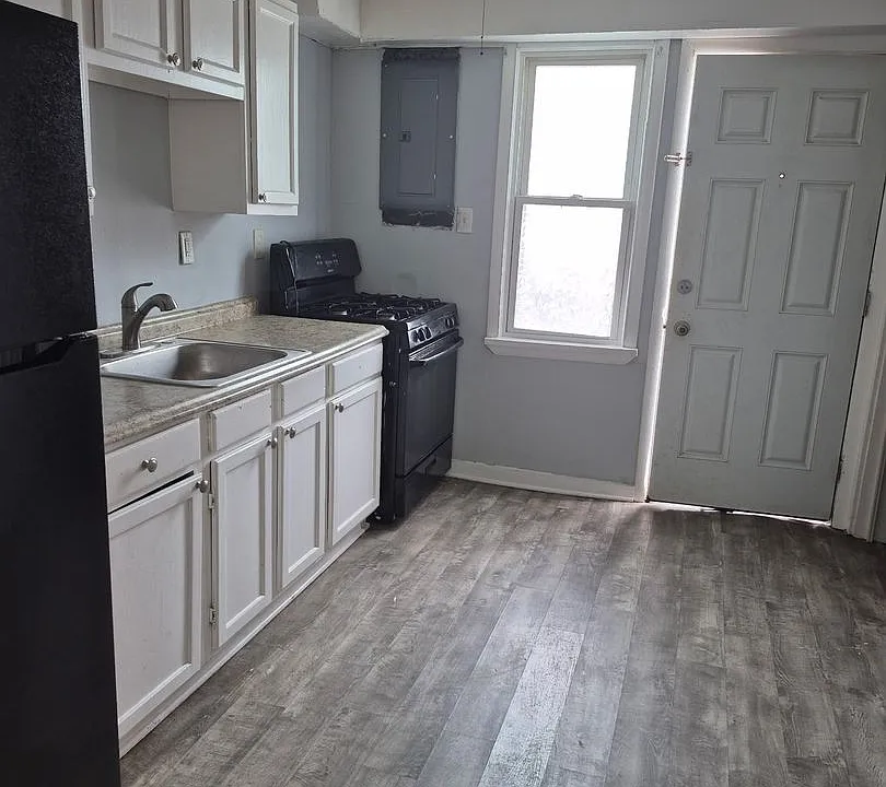 101-111 Blackmore St