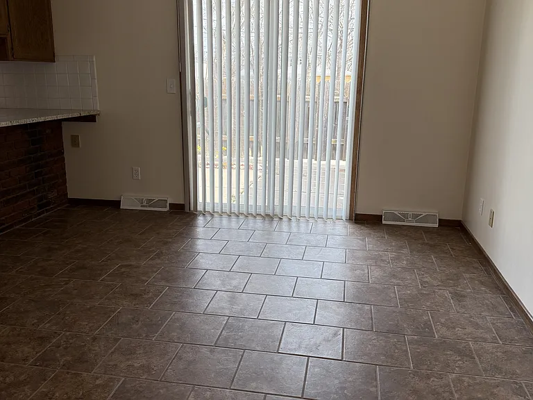 605 N Humbolt Ave — Photo 8