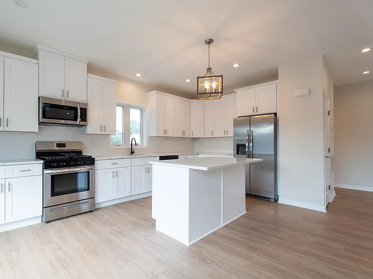 97 Main St #1 — Photo 13