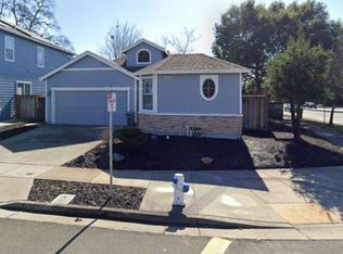 2736 Rochele St, Santa Rosa, CA 95403