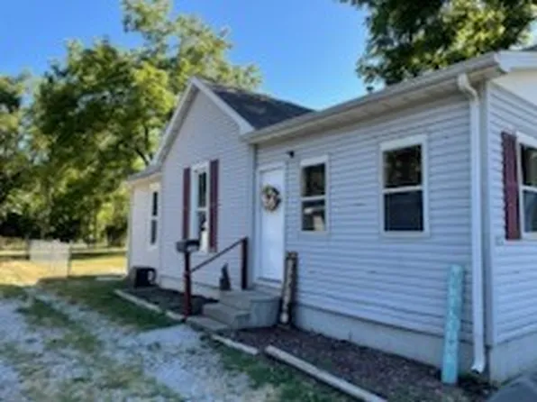 2505 Charleston Ave, Mattoon, IL 61938