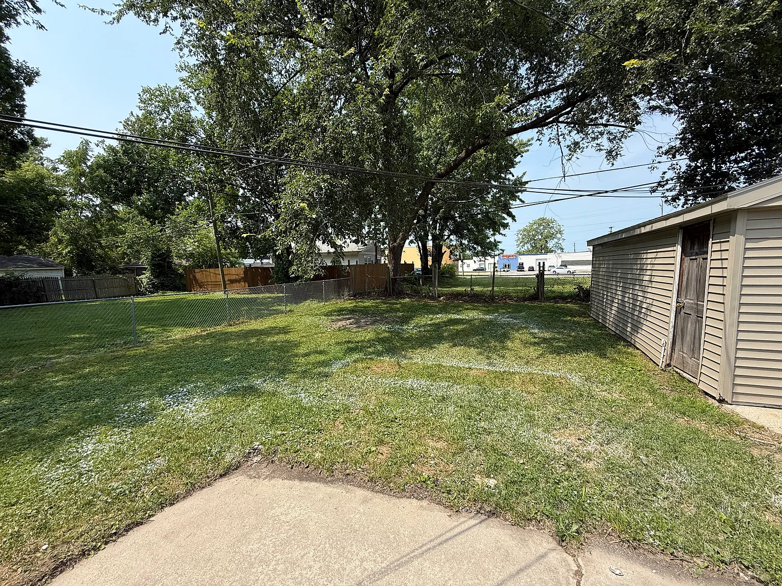 3 bed, 936 sqft, $1,350 — Photo 2
