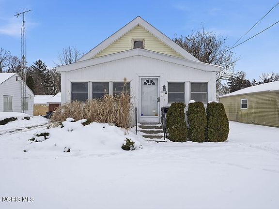 4th image of 914 Sawyer Rd