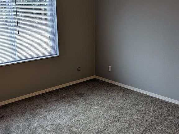 5th image of 22416 82nd Ave E