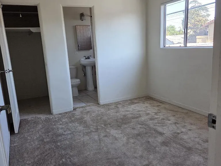 424 1/2 W Badillo St #B — Photo 2