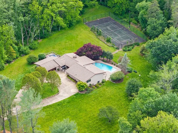 18 Manor Brook Rd, Monkton, MD 21111