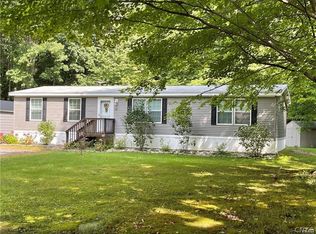 12 Banjo Ln, Oswego, NY 13126