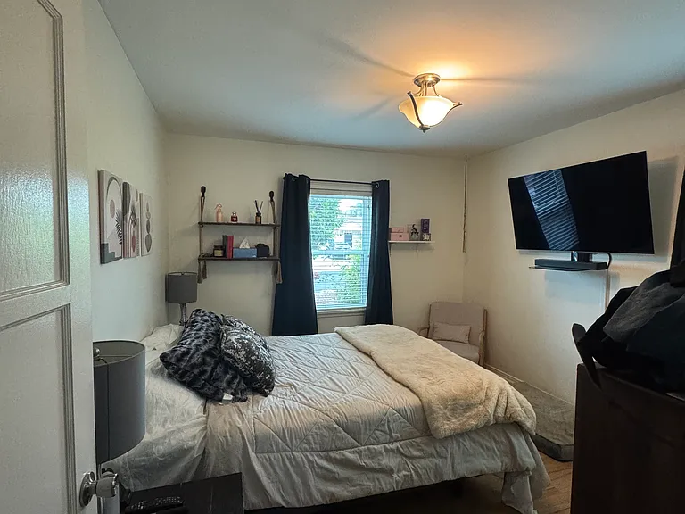 8474 Hatillo Ave — Photo 8