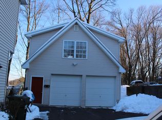 8 Pearl St, Danbury, CT 06810