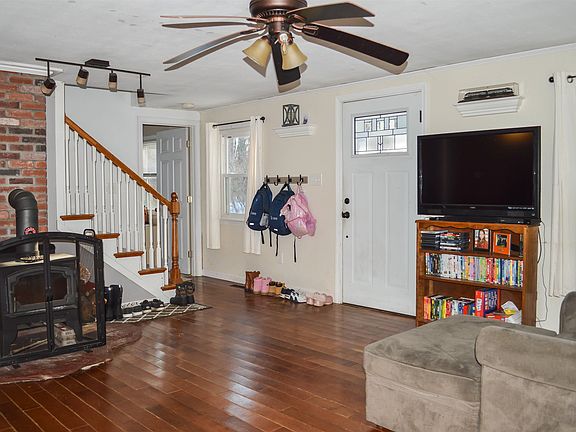 5th image of 139 Squantum Road