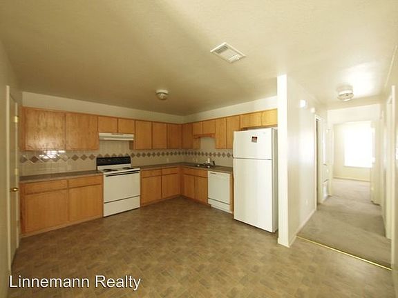 3rd image of 208 Elbert Ln #B