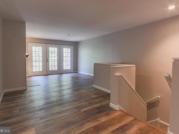 3rd image of 1208 Braken Ave