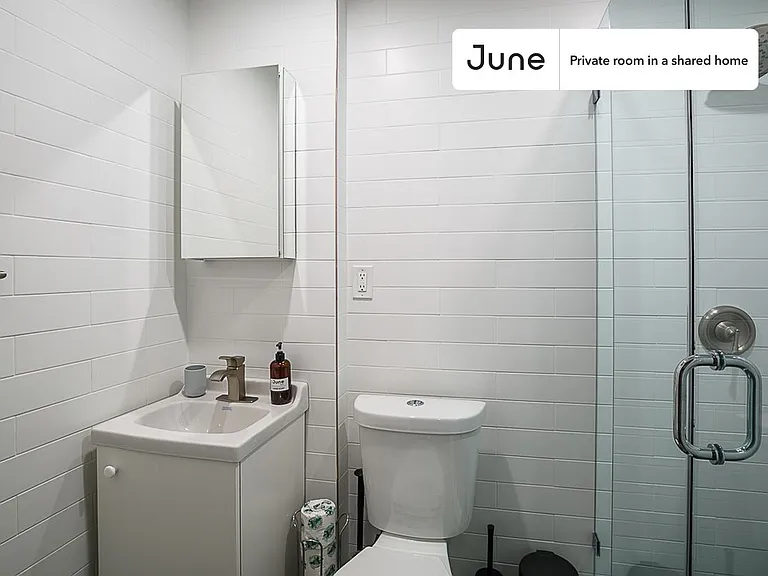 944 Columbus Ave #B — Photo 8