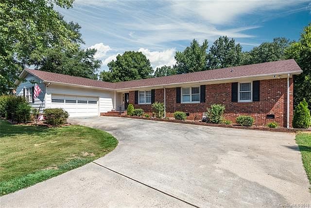 1st image of 2494 Colebrook Dr