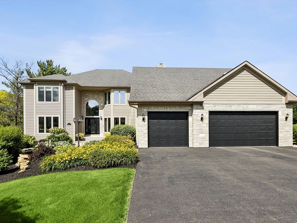1st image of 10 Bordeaux Ct
