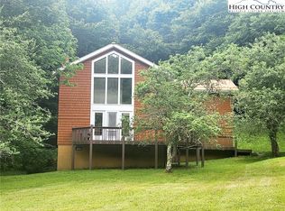 137 Woodland Springs Ln, Boone, NC 28607