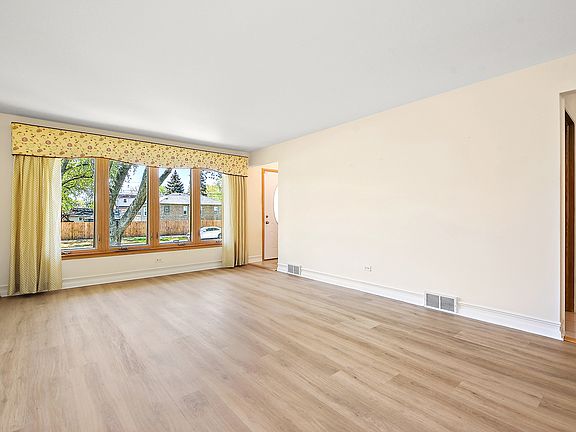 5th image of 6144 W 91st St
