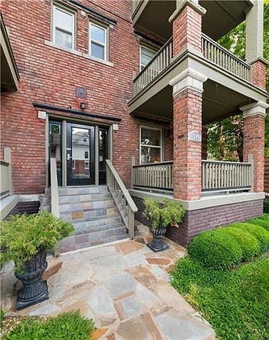 2nd image of 114 W 36th 2e St