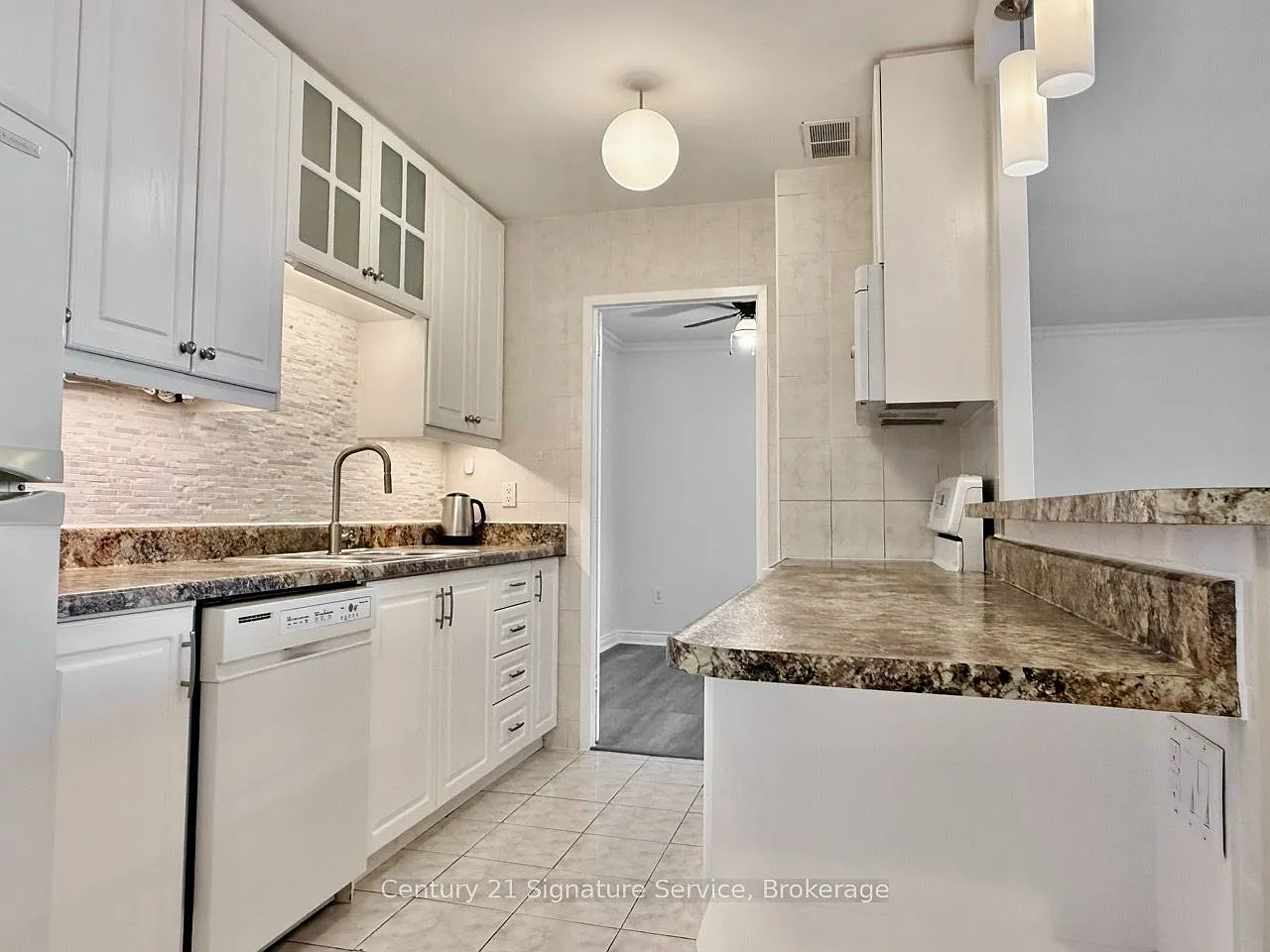 3 bed, $3,000 — Photo 4