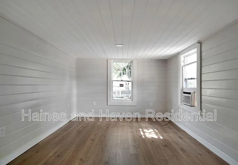 658 Avenue B NW — Photo 7