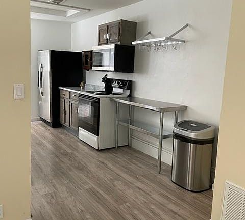 4th image of 2350 Albion Pl #2F