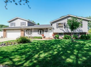 178 E Farmgate Ln, Palatine, IL 60067