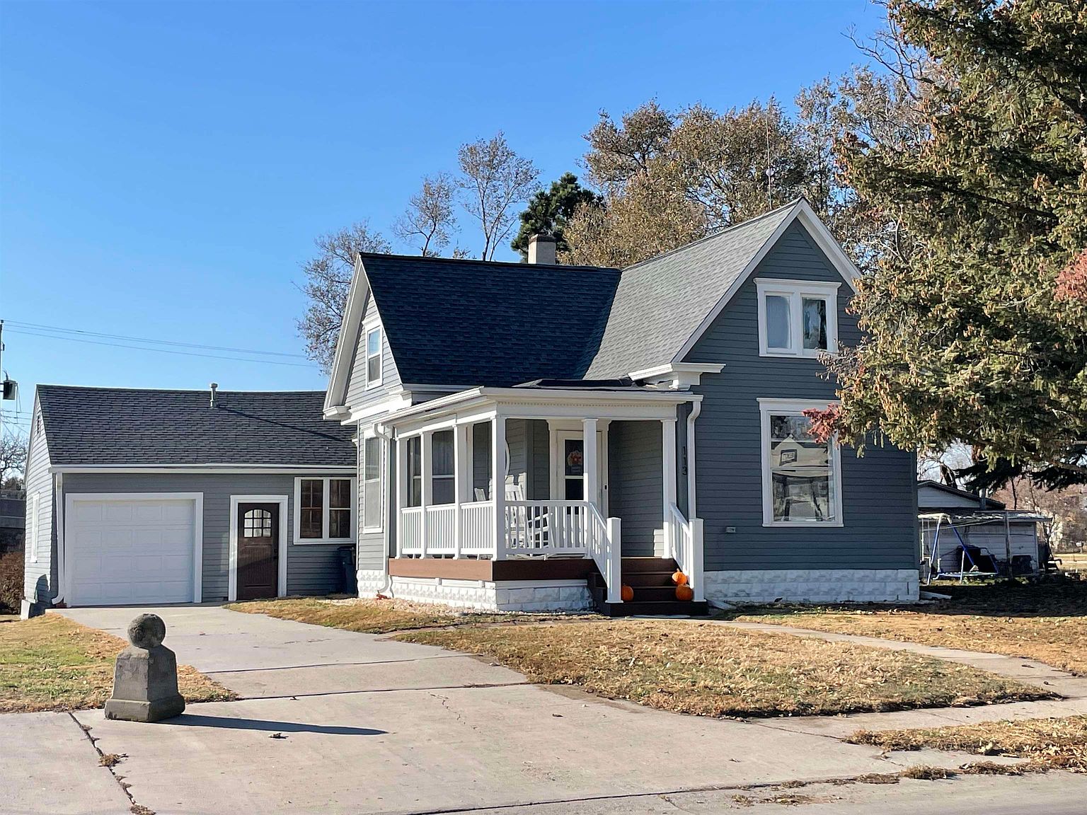 113 Center St, Gibbon, NE 68840 Zillow