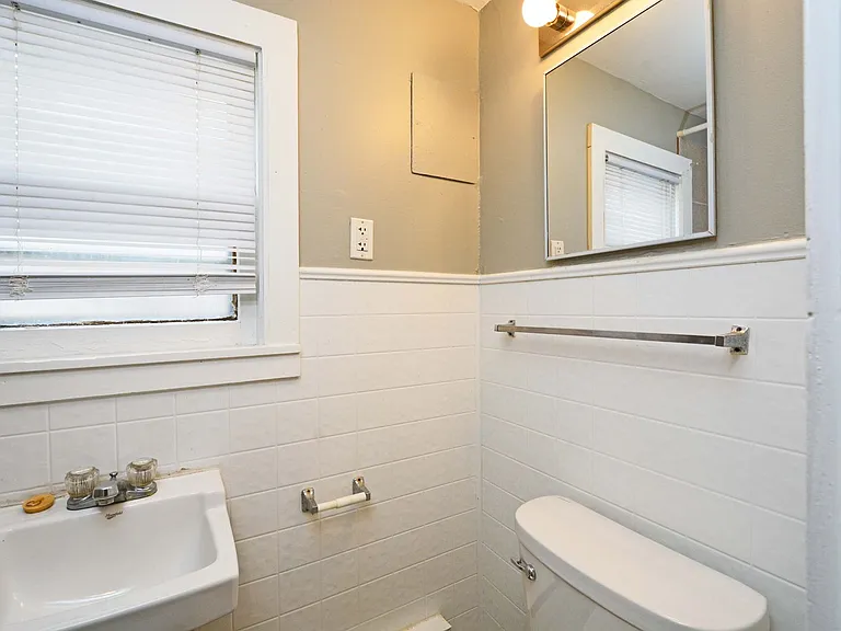 1237 7th St E — Photo 10