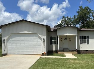 704 Tulip Dr, Fort Valley, GA 31030